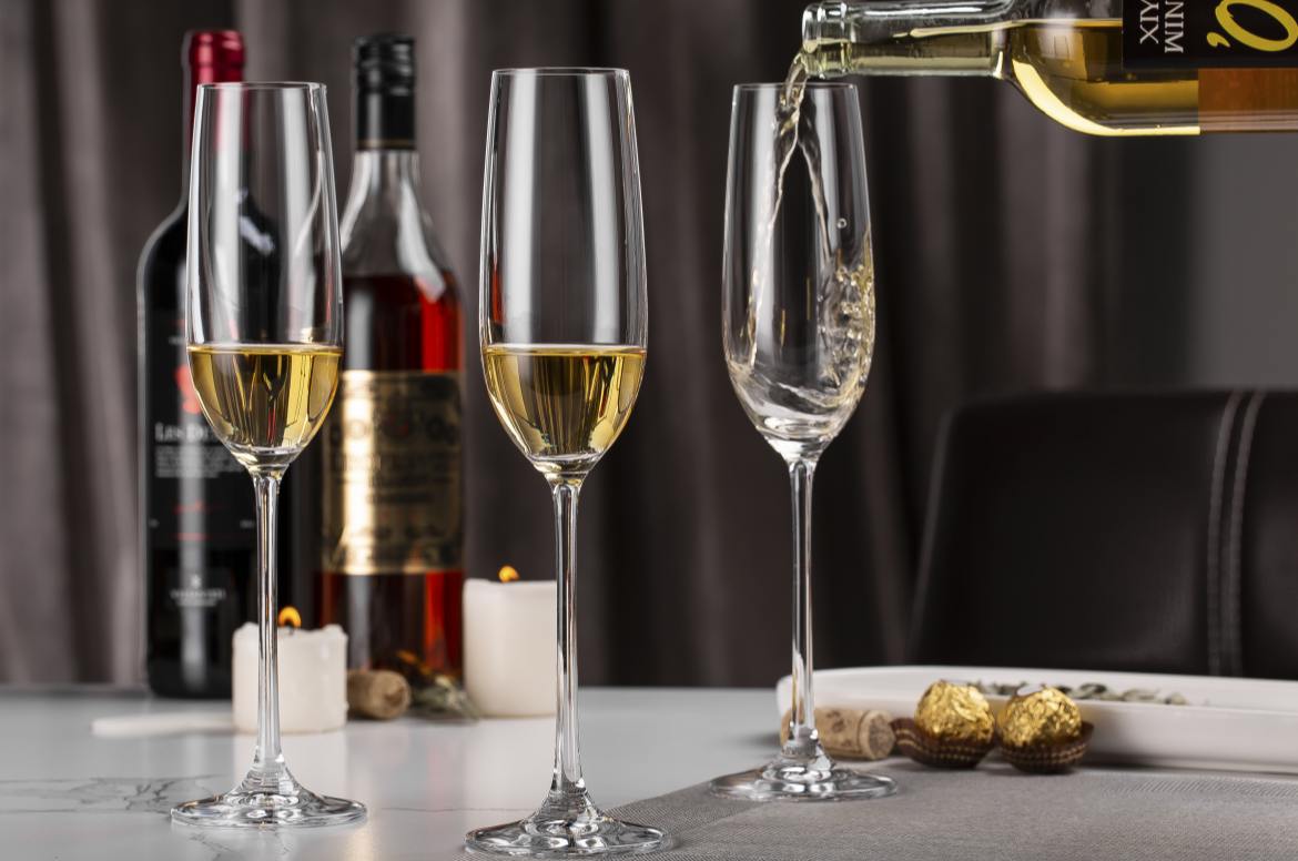 Sparkling wine glass