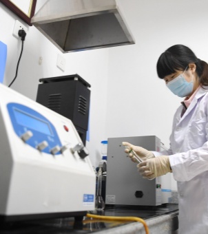 Testing of quartz sand materials used in glassware manufacturing