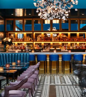 Restaurants & Hotels