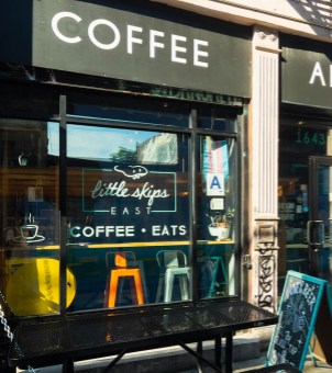 Caf&eacute;s & Coffee Shops