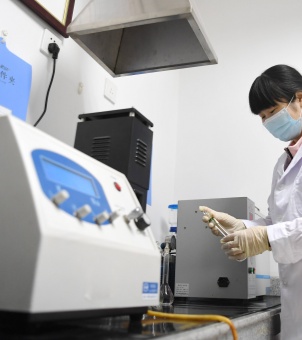 xinghuo glass Raw material inspection