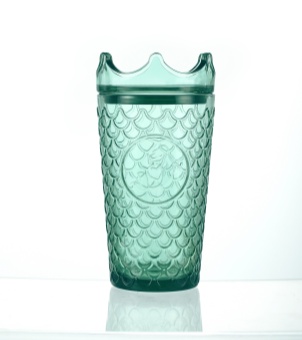 Xinghuo Glass, a dark green glass water bottle, showcases an exquisite 3D fish scale embossed texture.