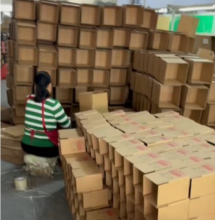 Xinghuo Glass factory packaging workshop