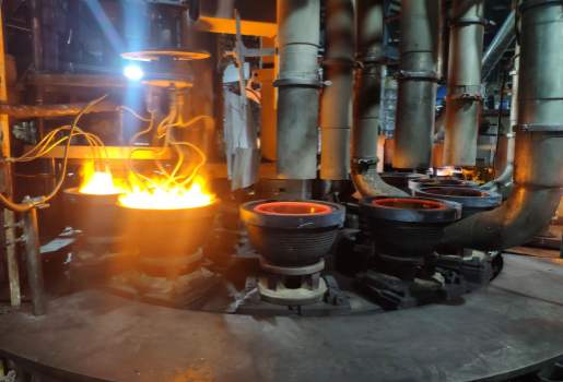 Borosilicate glass bowl being polished on the heat-resistant glassware production line