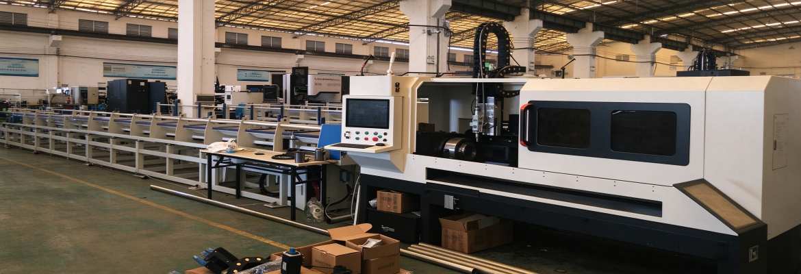 Laser cold cutting machine for glass rims